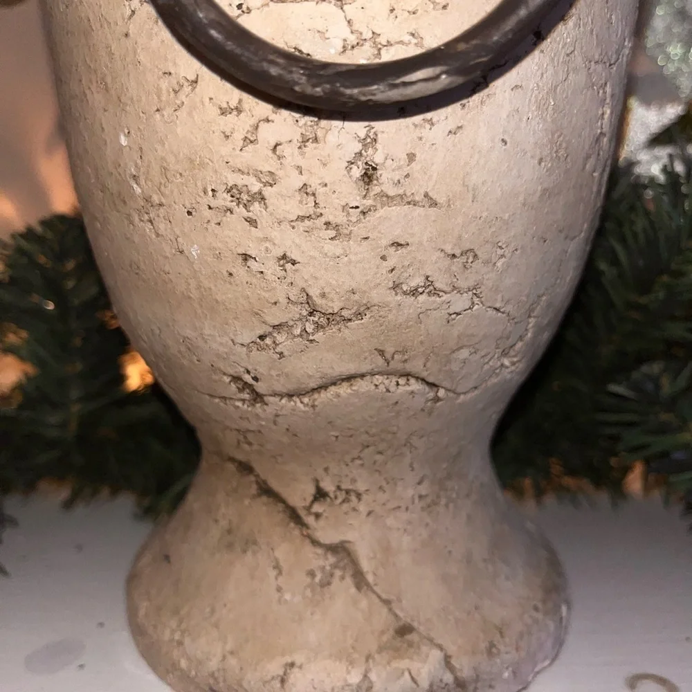 N/A decorative urn